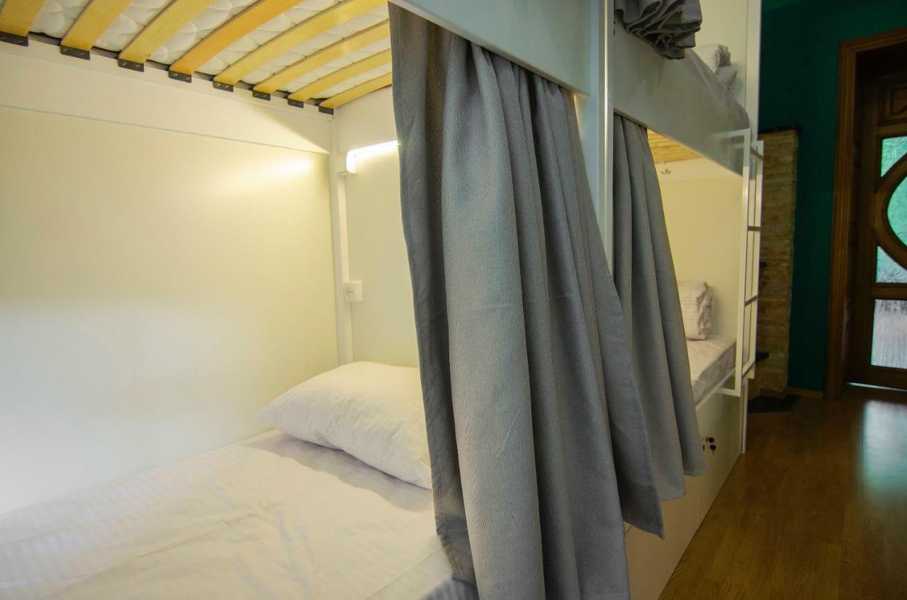 Friends Hostel Lviv Rustaveli Str Dış mekan fotoğraf