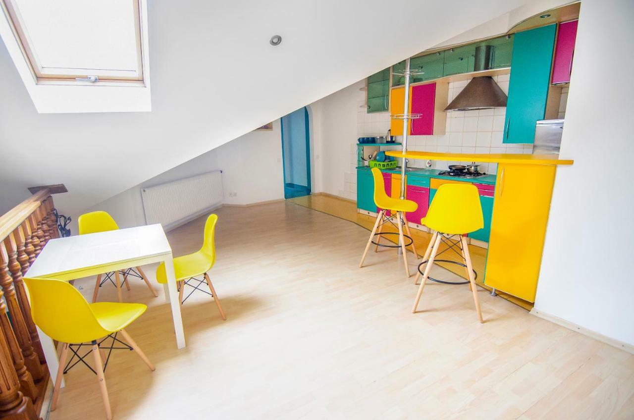 Friends Hostel Lviv Rustaveli Str Dış mekan fotoğraf