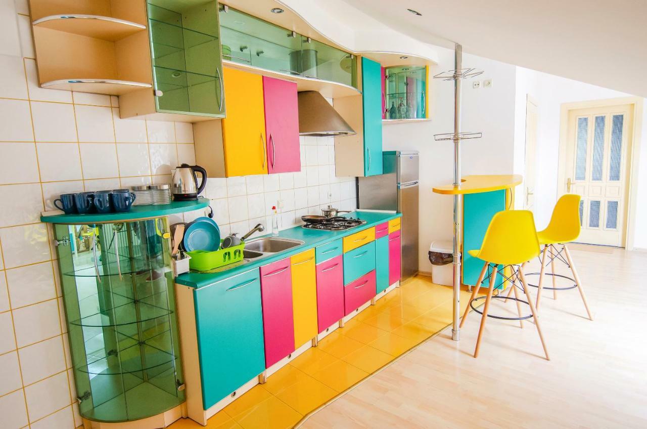 Friends Hostel Lviv Rustaveli Str Dış mekan fotoğraf