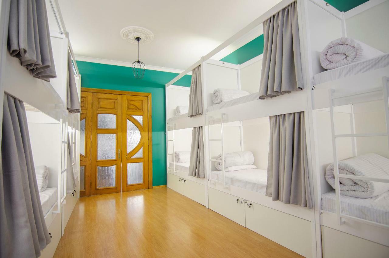 Friends Hostel Lviv Rustaveli Str Dış mekan fotoğraf