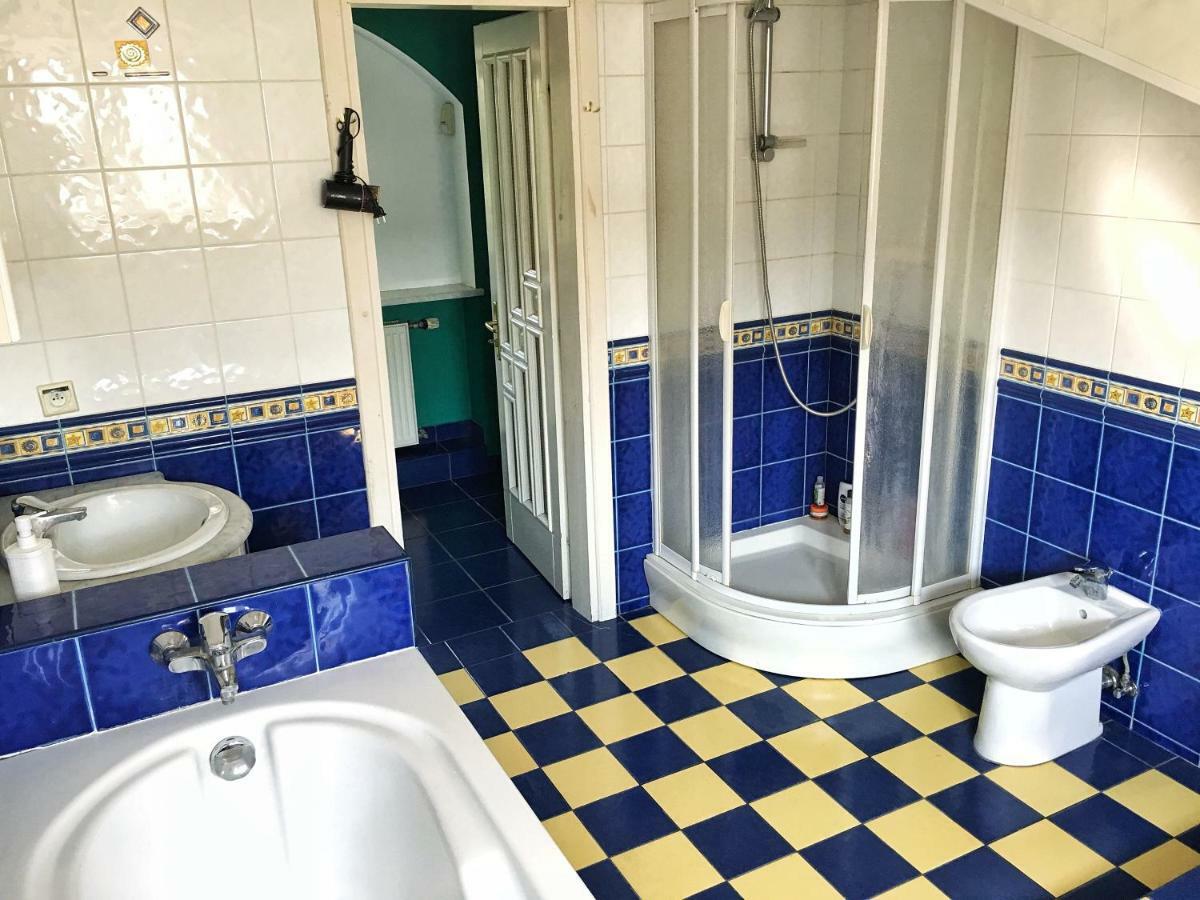 Friends Hostel Lviv Rustaveli Str Dış mekan fotoğraf